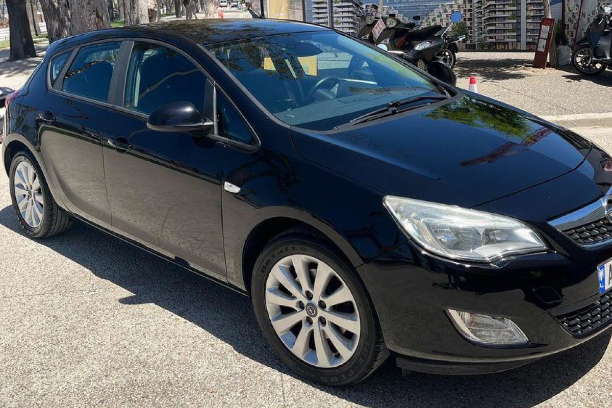 opel astra 1.7 nafte makina me qera car for rent albania shtepi pushimi (1)