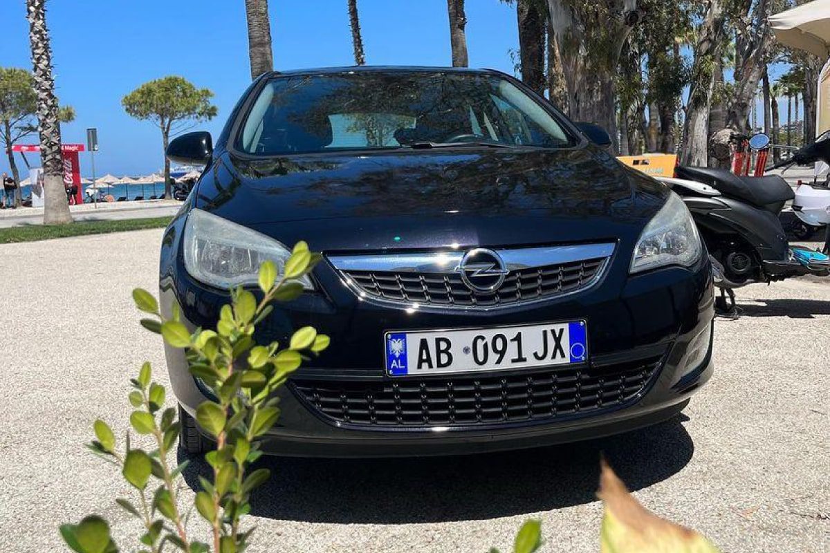 opel astra 1.7 nafte makina me qera car for rent albania shtepi pushimi (1)